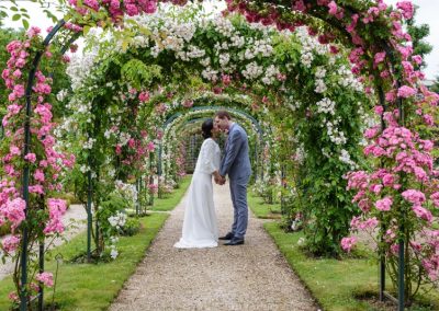 photos de couple parc de la roseraie, photos de couple mariage parc de la roseraie, photographe de mariage Ile-de-France, Essonne, Yvelines, Haut-de-Seine, Val-de-Marne, Seine-et-Marne